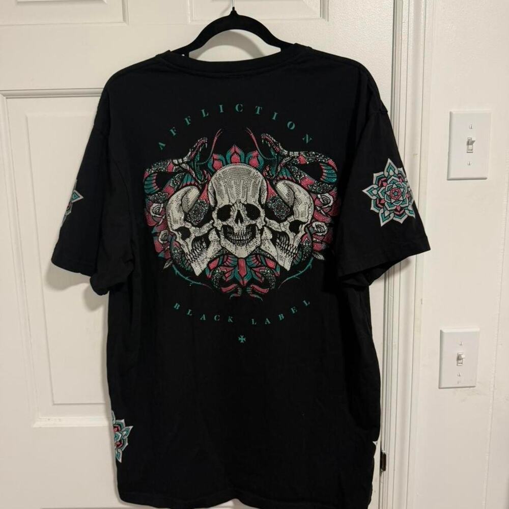 Black Label Affliction black skull and roses tee bedazzled Size XL - Picture 4 of 8